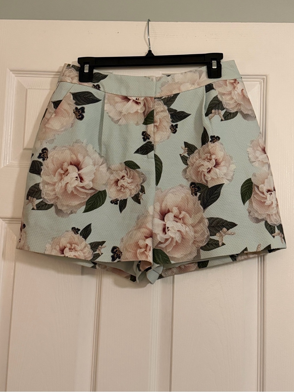 Ted Baker Floral Print Mint Green Women’s Shorts 2 / US 6